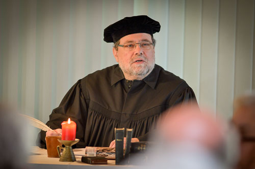 Pfarrer Bodo Meier als Martin Luther. (Foto: Raith)