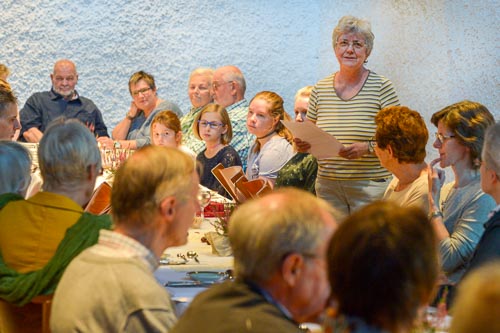 Irmgard Neufert (rechts) begrüßte die Gäste.