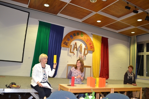 Bärbel Winterhoff, Stella Börger und Petra Busenius (v.l.n.r.) machten mit einem beeindruckenden Anspiel auf das Thema aufmerksam (Foto: Schlicht)