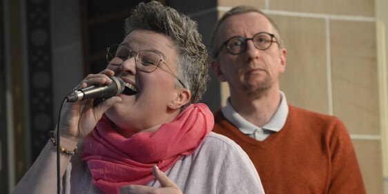 Die musikalische Umsetzung der Geschichte um Jesaja lebte an diesem Abend besonders durch die musikalisch exzellent inszenierte starke Spannung zwischen Niedergeschlagenheit, Hoffnung und Befreiung. (Foto: Iris Kannenberg)