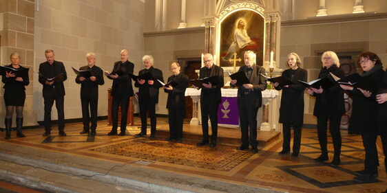 Die Kantorei Halver gestaltete den Monatsschlussgottesdienst in der Lüdenscheider Christuskirche musikalisch. (Foto: Ingrid Weiland)