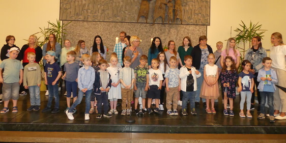 Verabschiedung der Schulanfänger der beiden Kindergärten der Johanneskirchengemeinde. (Foto: Ingrid Weiland)