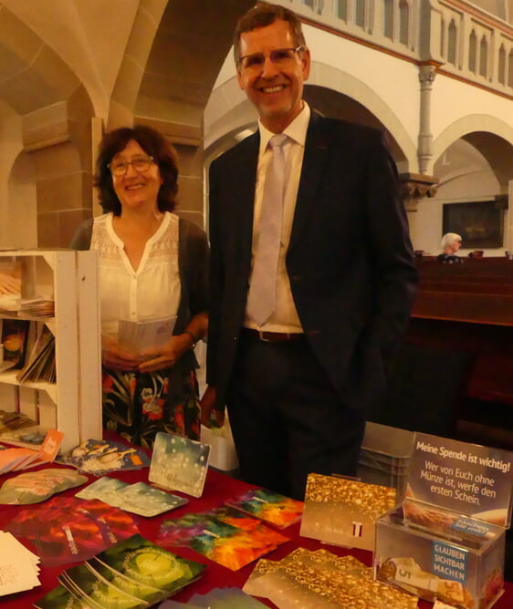 Klitzke und seine Frau Gabi hatten Medien aller Art dabei, durch die andere mit der Botschaft von Jesus Christus erreicht werden können. (Foto: Ingrid Weiland)