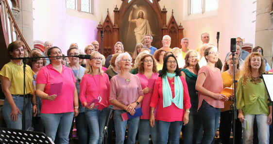 er Lüdenscheider Gospelchor „Risecorn“ führte am Sonntag das Gospeloratorium "Hope - Eine afrikanische Geschichte" aus der Feder von Helmut Jost und Ruthild Wilson in der Werdohler Christuskirche auf. (Foto: Jakob Salzmann)