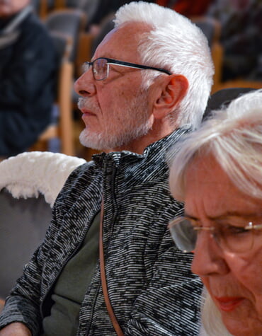 Udo Fiedler führte gemeinsam mit Irmtraut Huneke durch den Abend (Foto: Kannenberg)