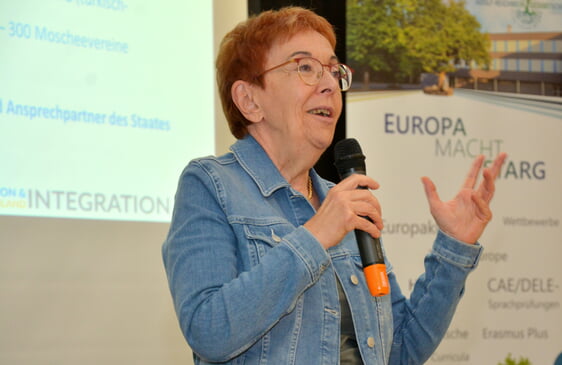 Dr. Lale Akgün war bei einer Informationsveranstaltung für Lehrerinnen und Lehrer in der Gesamtschule zu Gast. (Foto: Teipel / LokalDirekt)