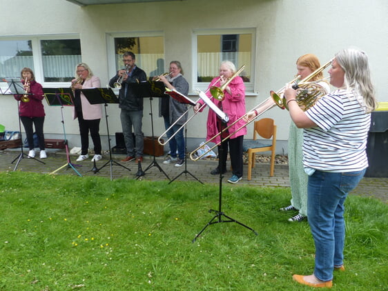 Klein aber fein! Der Bläserchor der Evangelischen Kirchengemeinde trug maßgeblich zum Gelingen der Veranstaltung bei (Foto: Crummenerl)