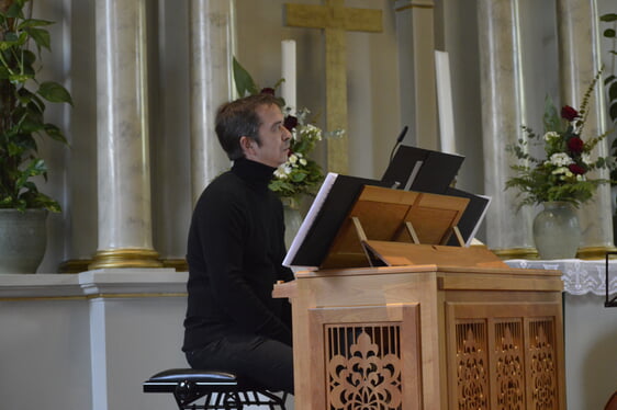 Dmitri Grigoriev beim Abschiedskonzert (Foto: Kannenberg)