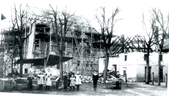 Die Erlöserkirche kurz nach der Grundsteinlegung im Jahr 1913 (Foto: Ernst)