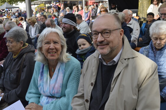 Die Vorsitzende der Evangelischen Allianz Irmtraut Huneke und Superintendent Dr. Christof Grote gestalteten den besonderen Gottesdienst mit (Foto: Kannenberg)