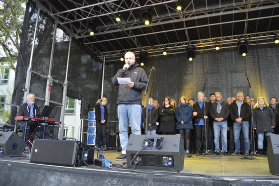 Lüdenscheids Bürgermeister Sebastian Wagemeyer übernahm die Lesung (Foto: Kannenberg)