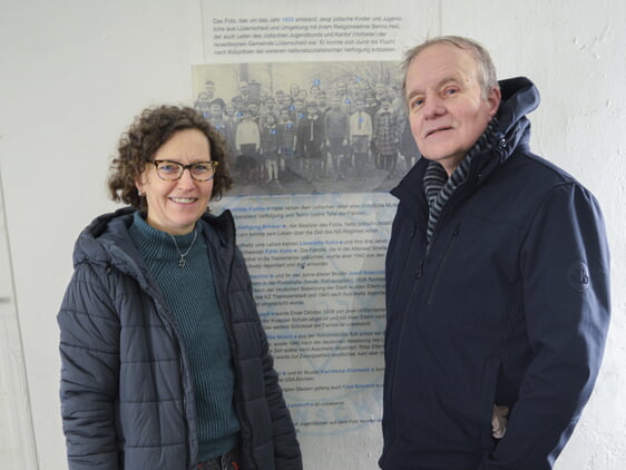 Rosi Dicke und Matthias Wagner in den Gedenkzellen (Foto: Iris Kannenberg)