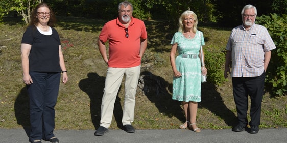 Pfarrerin Ramona Winkler-Rudzio, Volker Hagedorn, Irmtraut Huneke und Pastor Johannes Broxtermann (v.l.n.r.) (Foto:Kannenberg)