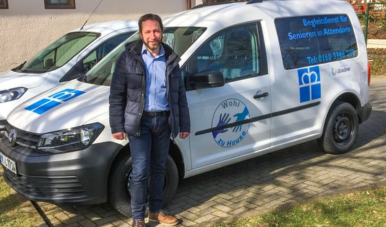 : Bernd Herweg steht mit dem Team von ehrenamtlichen Helfern und dem „Wohl zu Hause“-Wagen des Diakonischen Werkes auch gerade in Zeiten von Corona für spontane Hilfsfahrten zur Verfügung. Foto: Guido Raith