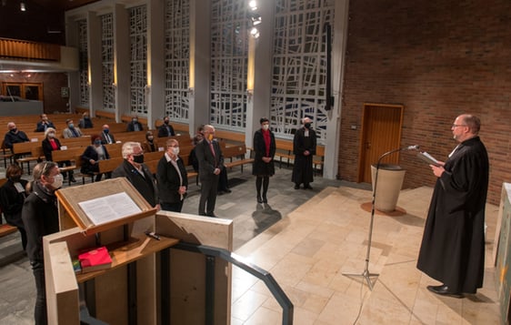 Neben der Einführung des Superintendenten und des neuen Kreissynodalvorstandes (KSV), wurden auch der alte KSV aus seiner Verantwortung entlassen. Mit seiner ersten Amtshandlung übernahm Christof Grote die Verabschiedung der ausgeschiedenen Vorstandsmitglieder (Foto: EKKLP)