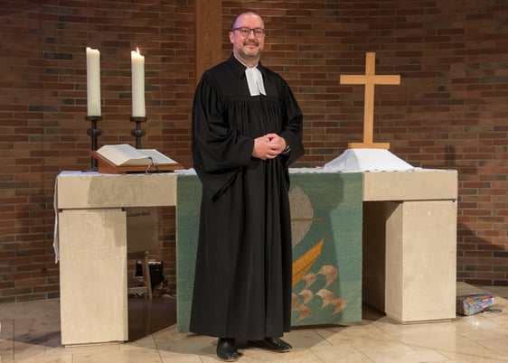 Dr. Christof Grote wurde am 01. November als neuer Superintendent des Ev. Kirchenkreises Lüdenscheid-Plettenberg eingeführt. Wegen strengster Corona-Auflagen fand der Gottesdienst in einer nahezu leeren Lüdenscheider Kreuzkirche statt (Foto: EKKLP)