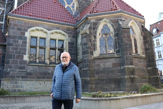 Kaum einer kennt die Christuskirche und die weiteren Gebäude der Gemeinde so gut wie Wolf-Dieter Thomas. Sein Rat war immer gefragt und wird es sicher auch bleiben (Foto: Görlitzer)