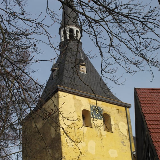 Kirchturm der Servatius-Kirche in Röhnsahl (Foto: Rainer Crummenerl)