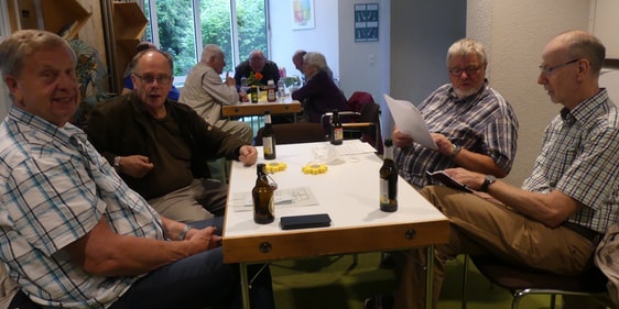 Beim ersten diesjährigen großen Treffen des Männerkreises Oberrahmede stand vor allem das gesellige Beisammensein im Vordergrund, das in den letzten Monaten sehr vermisst wurde. Für die kommende Zeit sind wieder Aktionen und Zusammentreffen geplant. (Foto: Ingrid Weiland)