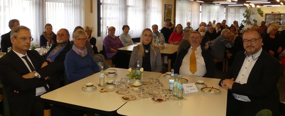 Dem Gottesdienst schloss sich ein Empfang an. (Foto: Ingrid Weiland)