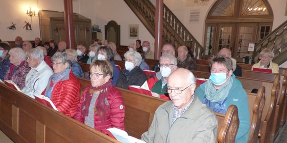 Zum gemeinsamen Gedenkgottesdienst anlässlich des Reformationsfestes hatten die Evangelischen Kirchengemeinden aus Kierspe und Rönsahl am Montagabend in die Servatiuskirche eingeladen. (Foto: Rainer Crummenerl)